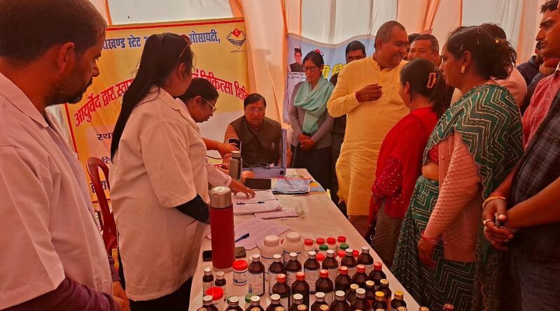 सरकार आपके द्वारः सांसद आदर्श ग्राम हरियावाला में सांसद नरेश बंसल ने सुनी जन समस्याएं